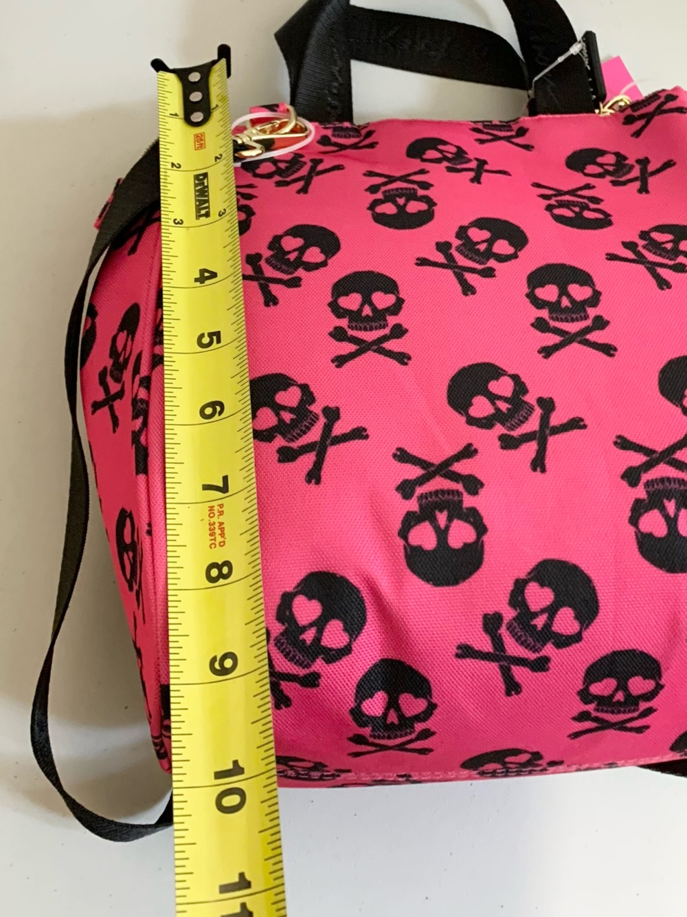 Betsey Johnson Skull Crossbody Lunch Bag Zip Top NEW Whimsigoth Pretty Punk - Picture 7 of 8